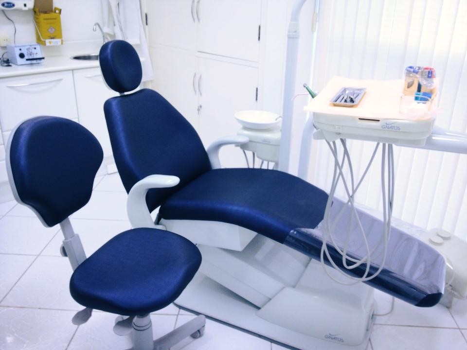 Cadeira odontológica azul